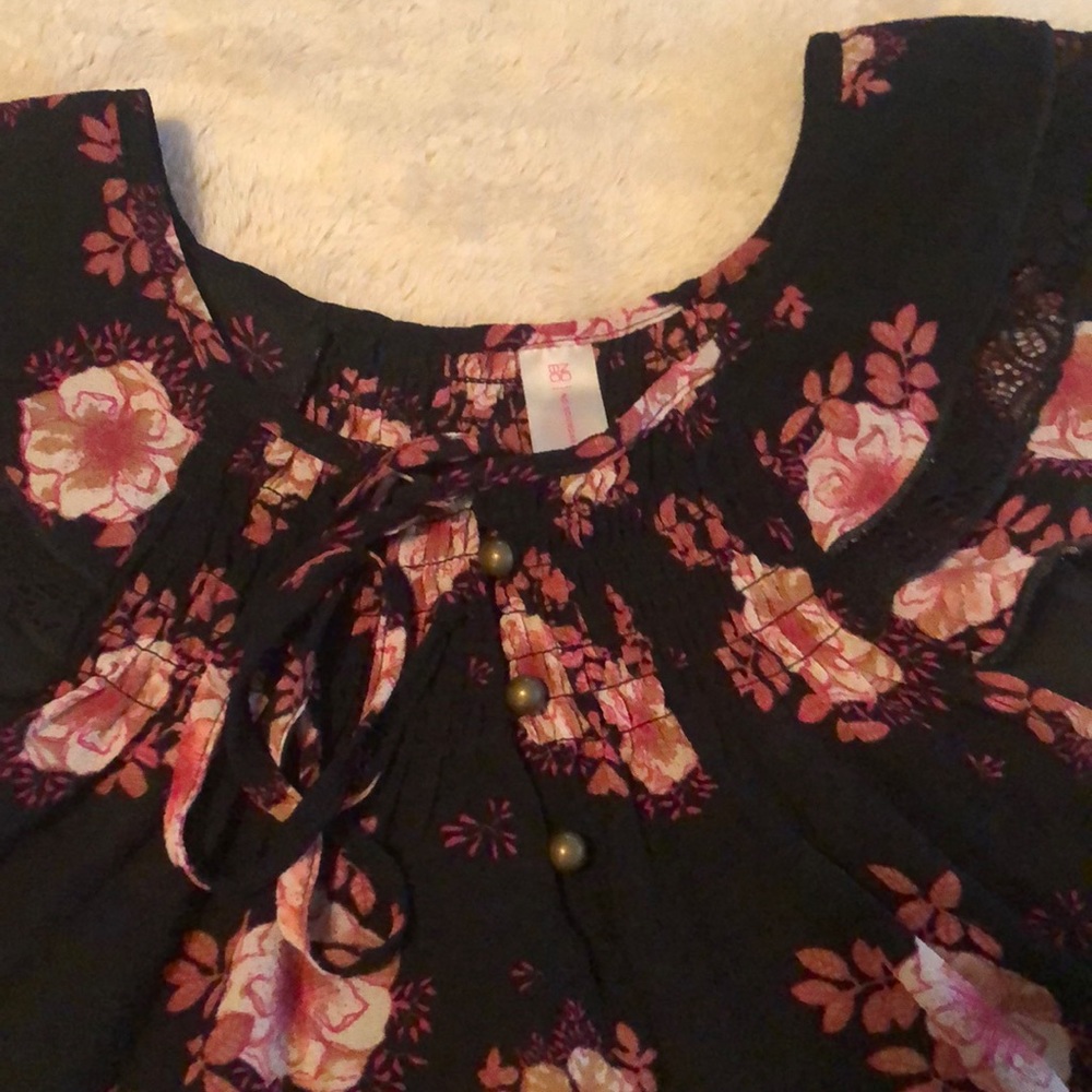 Flowered shirt - Picture 2 of 3